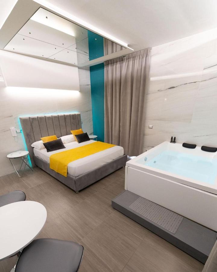 Intimity Luxury Rooms Qualiano Esterno foto