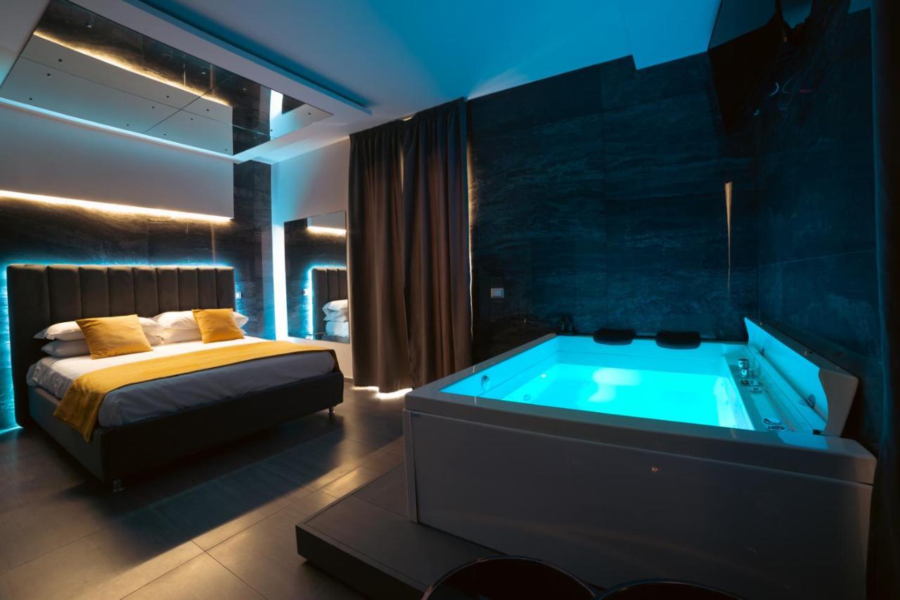 Intimity Luxury Rooms Qualiano Esterno foto
